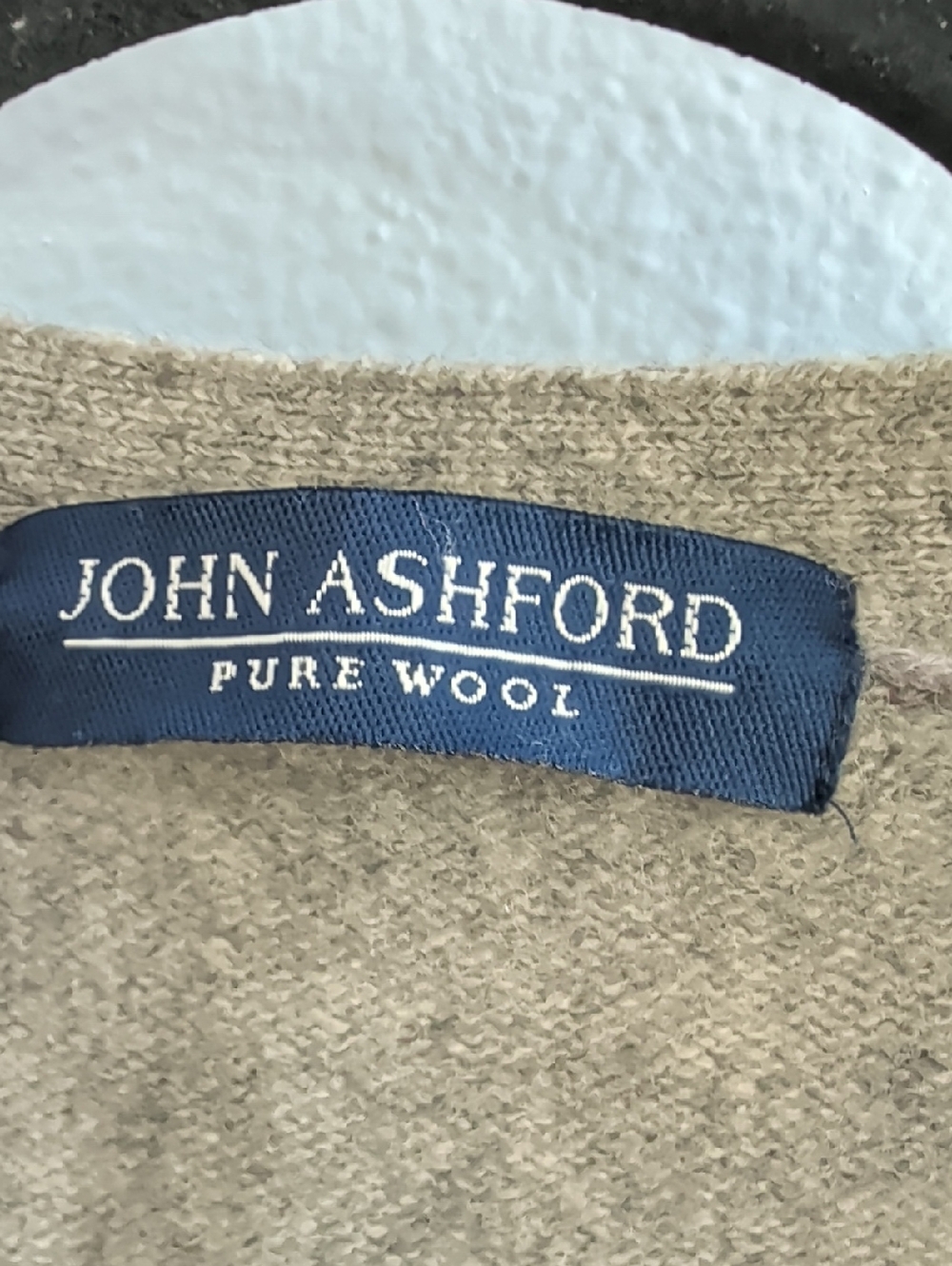 John Ashford Pure Wool Woolmark Men's Gray V-Neck Button Cardigan - Picture 3 of 6